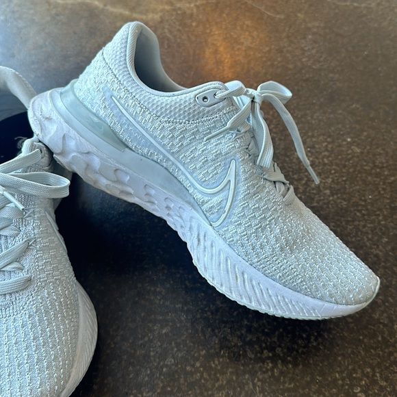 Nike React Infinity Run Flyknit 3 - Light Wear - Picture 5 of 9